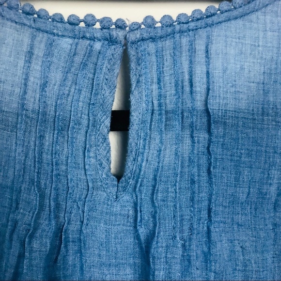 Lauren Conrad sleeveless blue chambray‎ top - Picture 10 of 14